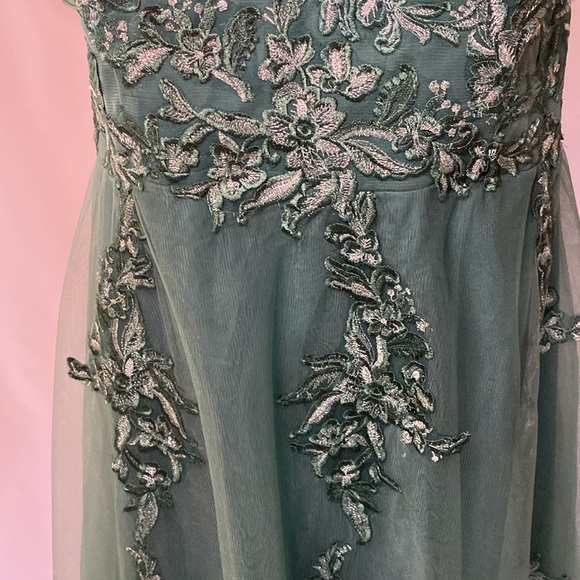 Plus size wedding dress, formal floor length gown unmarked size 24 - Picture 5 of 10